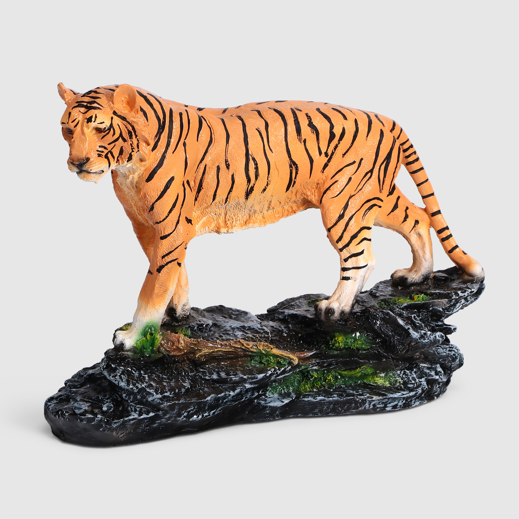 Фигура Тпк полиформ тигр идет по камню 26x12x35 cм