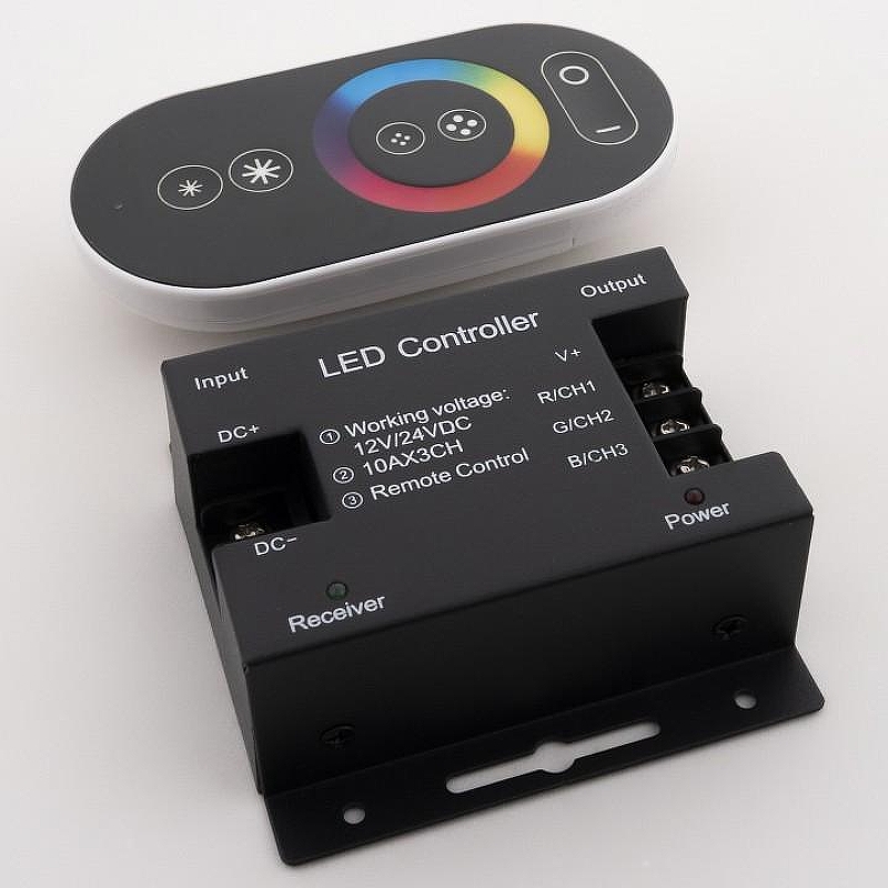 Контроллер-регулятор цвета RGB с пультом ДУ LEDS POWER T3 RF 30A 3764 83 мм х 83 мм х 33 мм