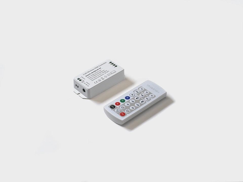 Контроллер-регулятор цвета RGB с пультом ДУ SWG 00-00021380 цвет Белый