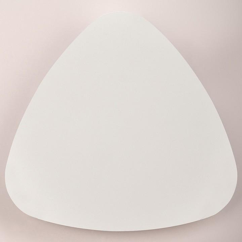 Накладной светильник Italline IT02-015 IT02-015 white цвет плафона/подвески Белый, цвет арматуры Черный
