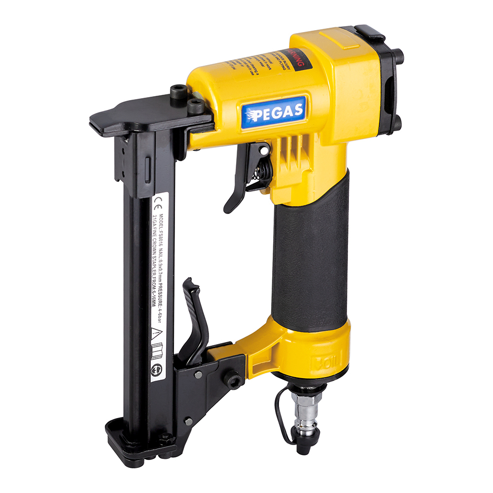Скобозабивной пистолет пневматический Pegas Pneumatic FS8016-A 1/4 (1005)