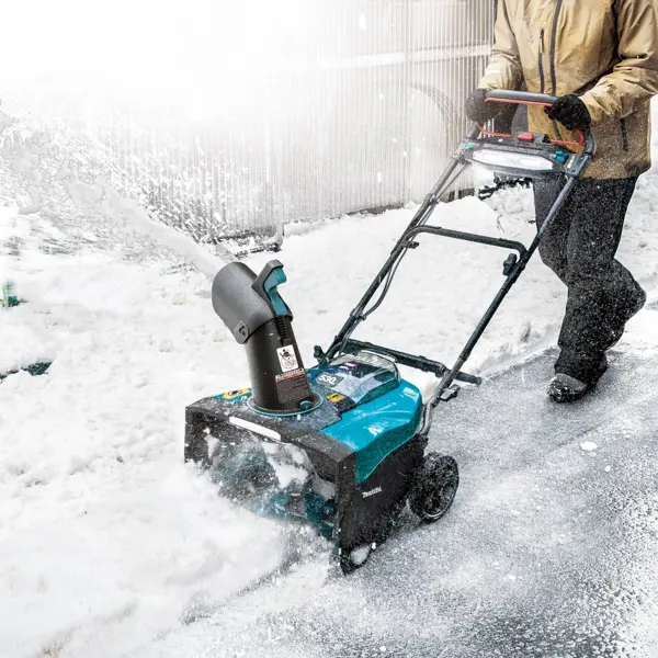 Снегоуборщик аккумуляторный бесщеточный Makita SN001GL101, 53 см 36 В Li-Ion 8 Ач АКБ и ЗУ в комплекте